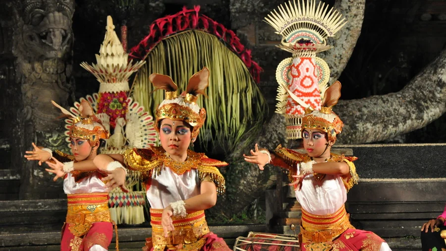 Traditional Balinese Dance by Chandrawati Ladies Orchestra at Pura Taman Saraswati, essential experience for a Bali travel guide.
